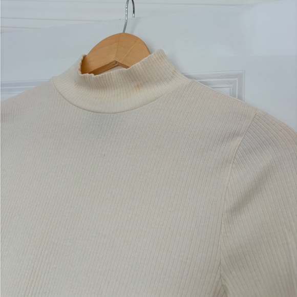Gap Cream/Beige Ribbed Mock Neck Bodysuit Size Medium - Picture 3 of 5